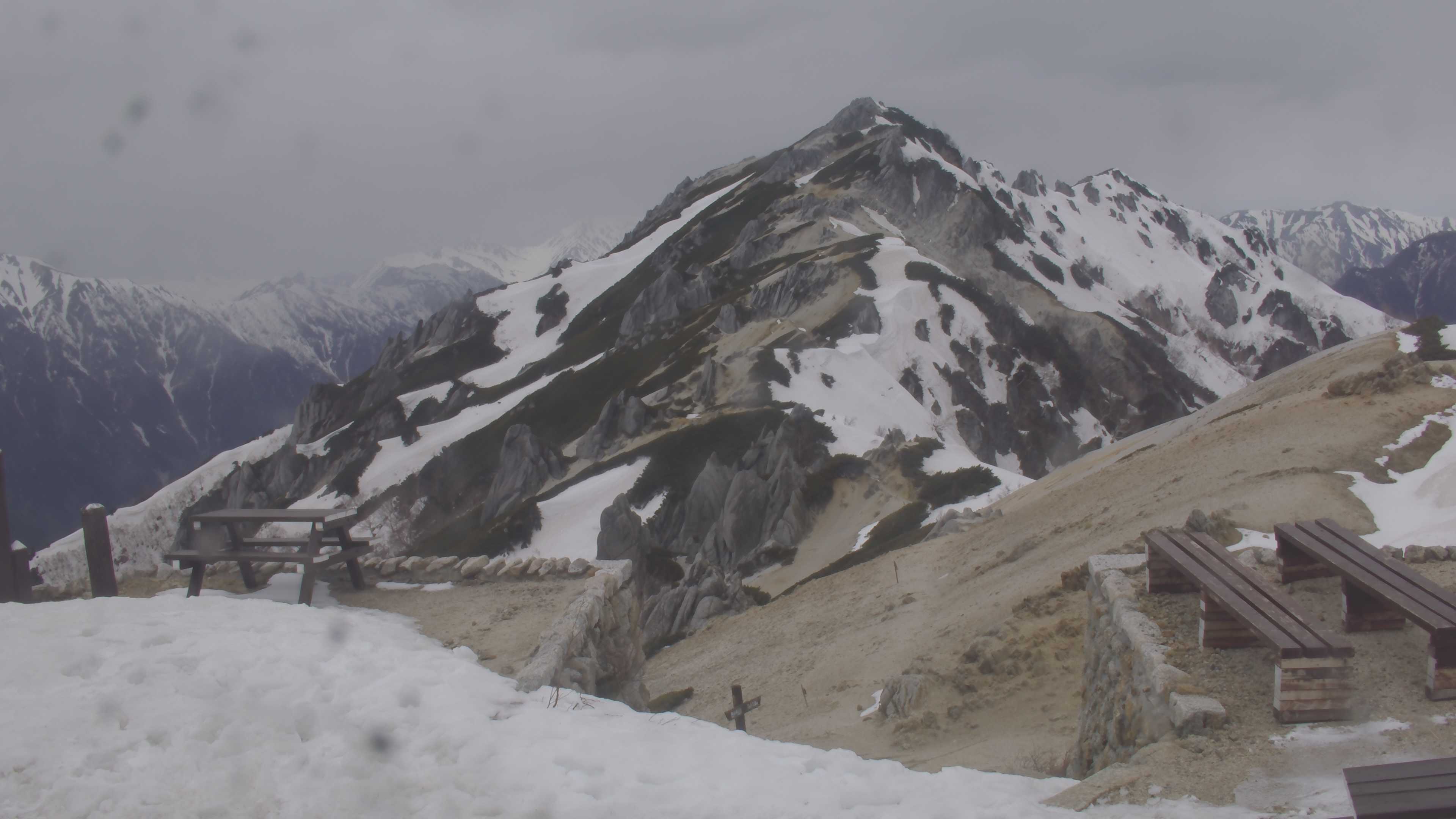 燕山荘 のライブカメラ画像