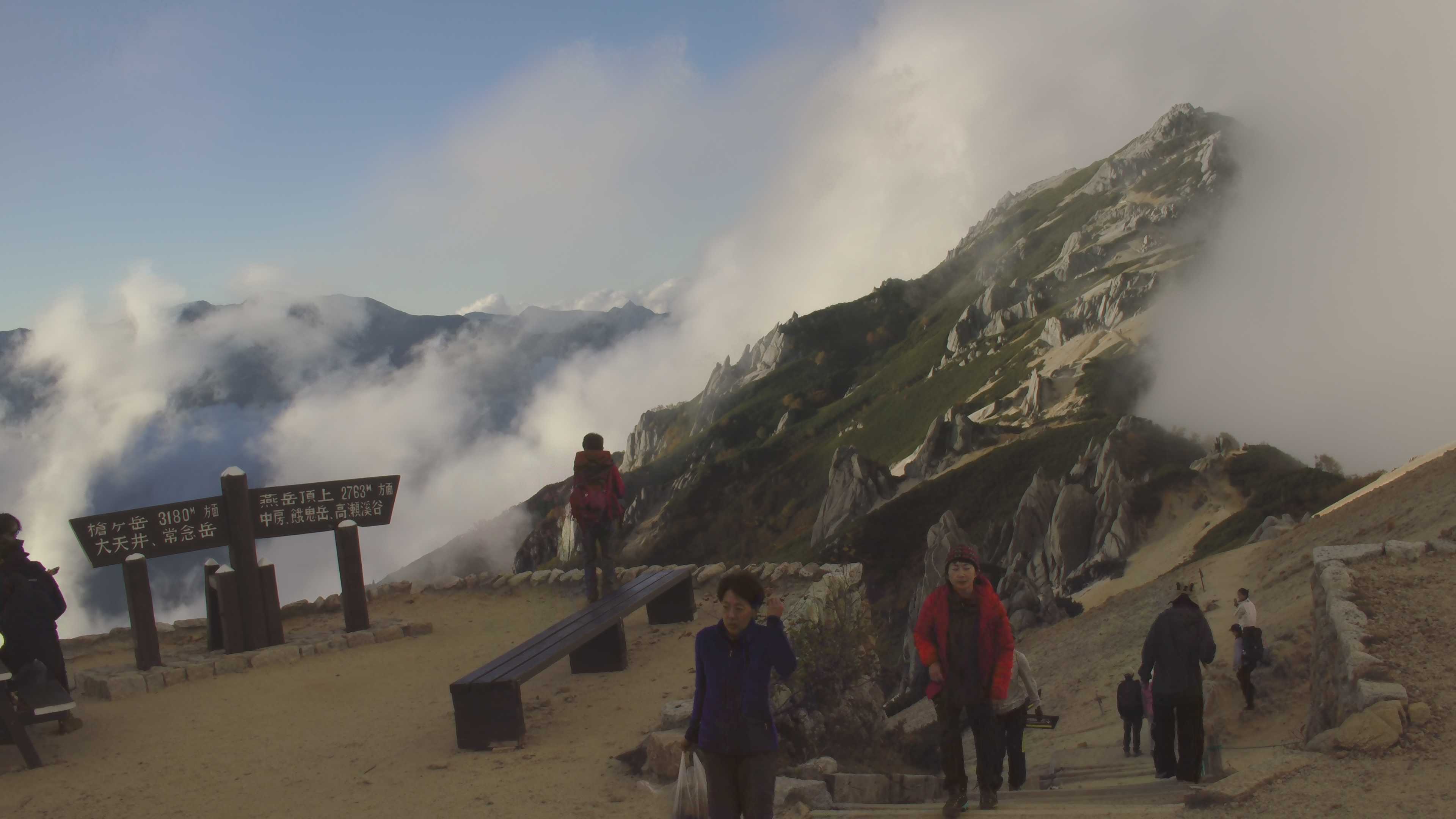 燕山荘の北アルプスライブカメラ