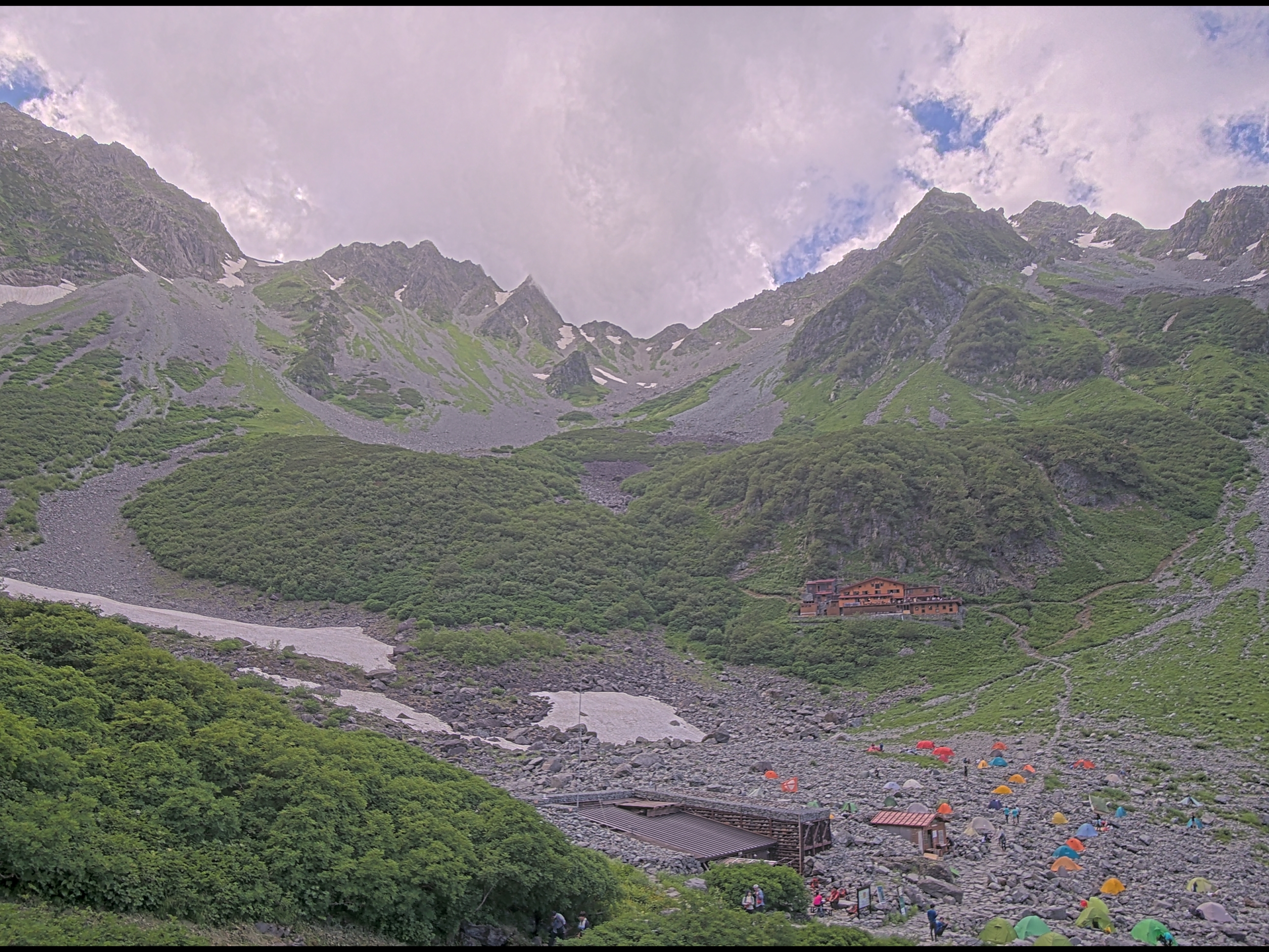 涸沢ヒュッテの北アルプスライブカメラ