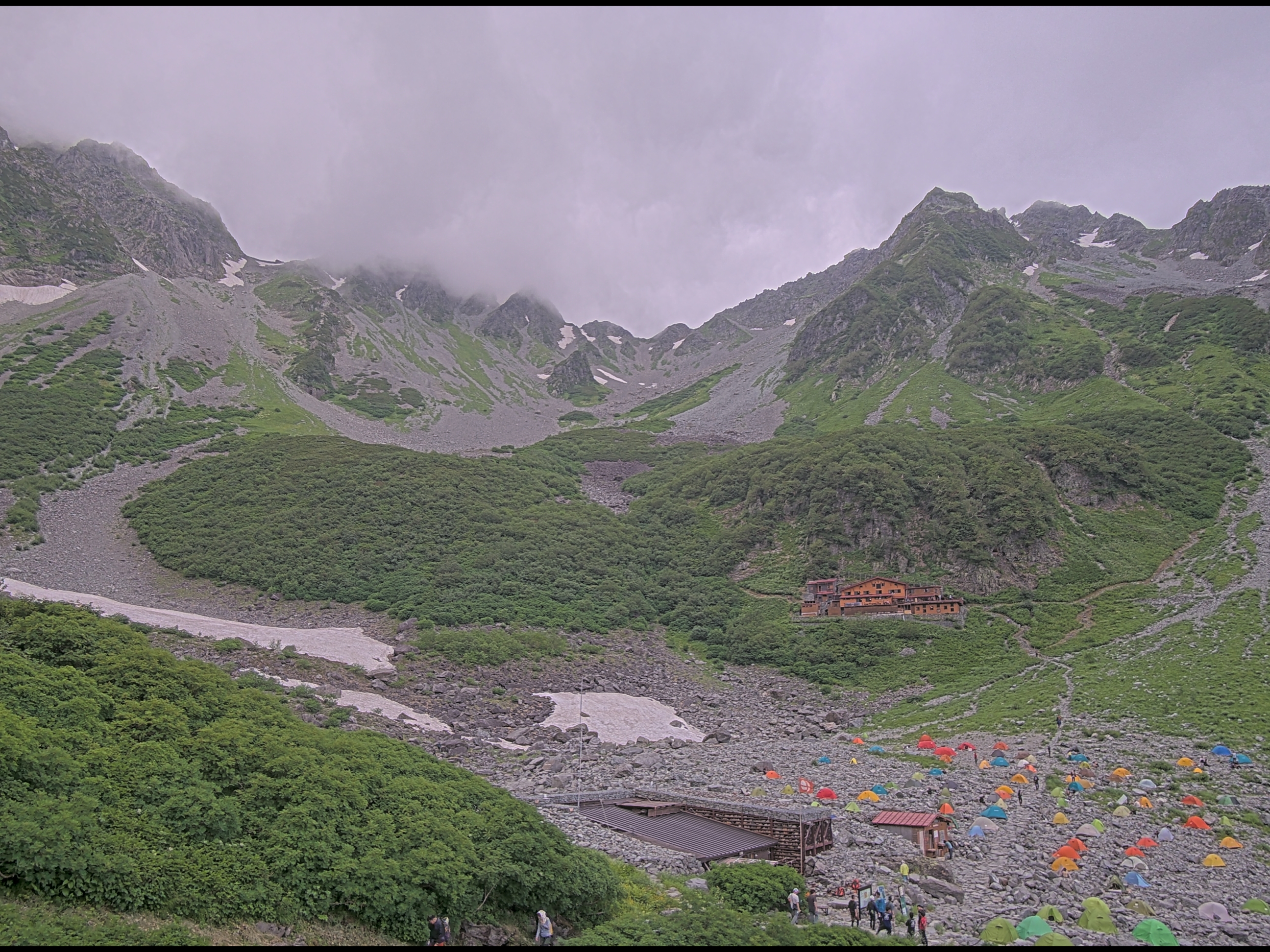涸沢ヒュッテの北アルプスライブカメラ