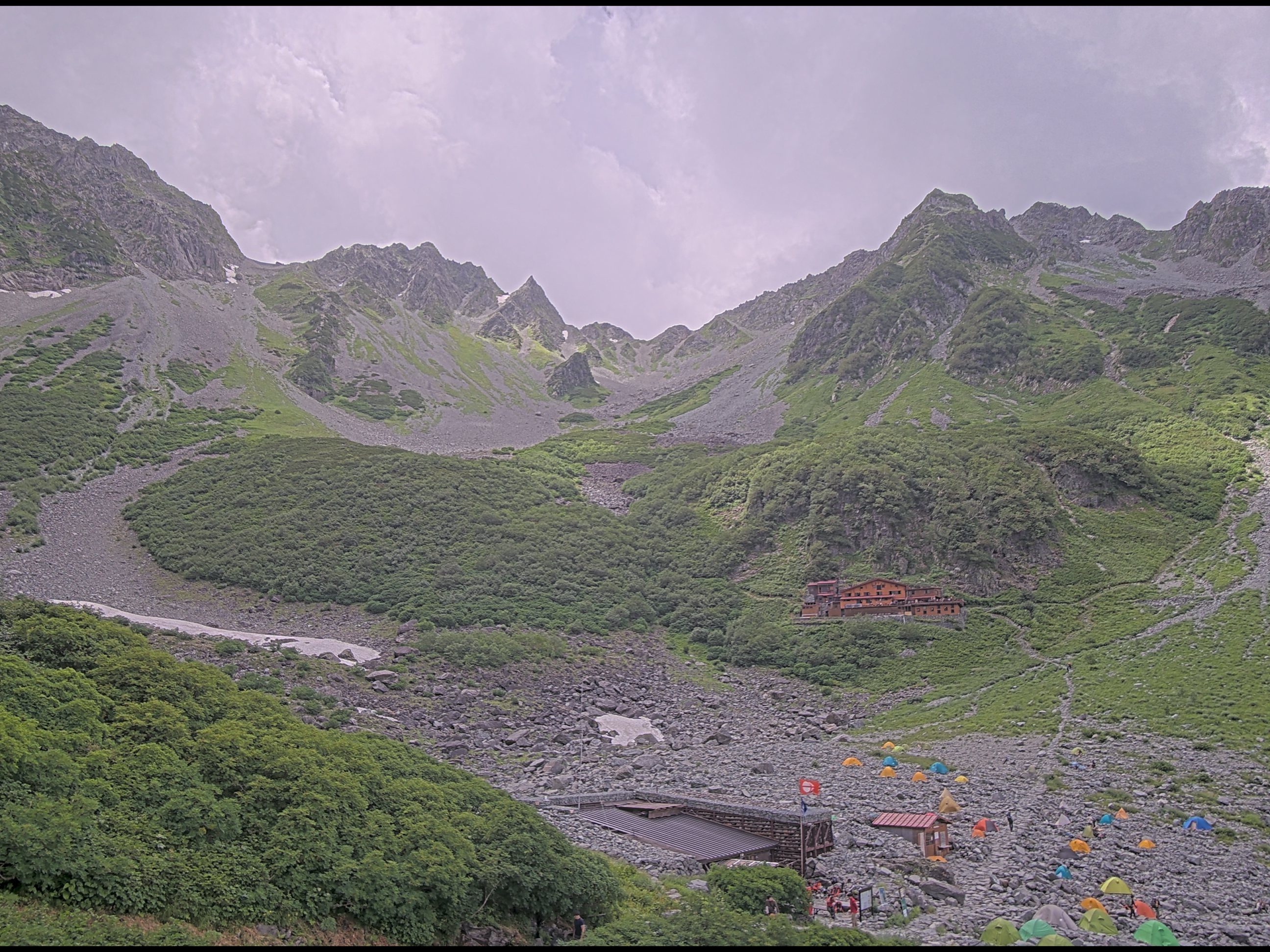 Karasawa Cirque Webcam from Karasawa Hut at 2026-08-07 12:44: current view, weather, visibility, wind, and snow around Karasawa Cirque