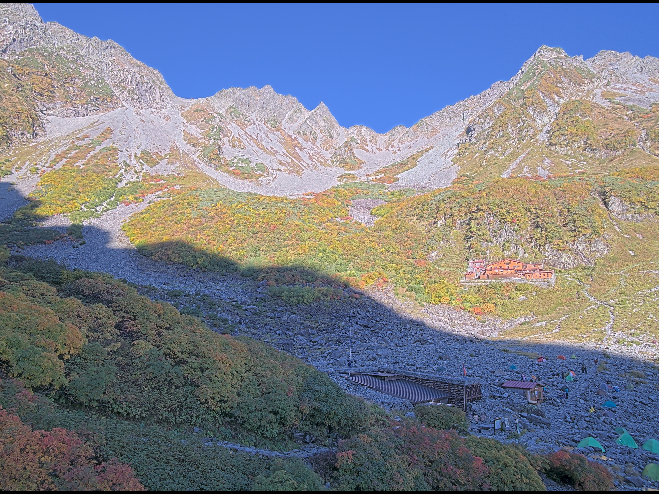 涸沢ヒュッテの北アルプスライブカメラ