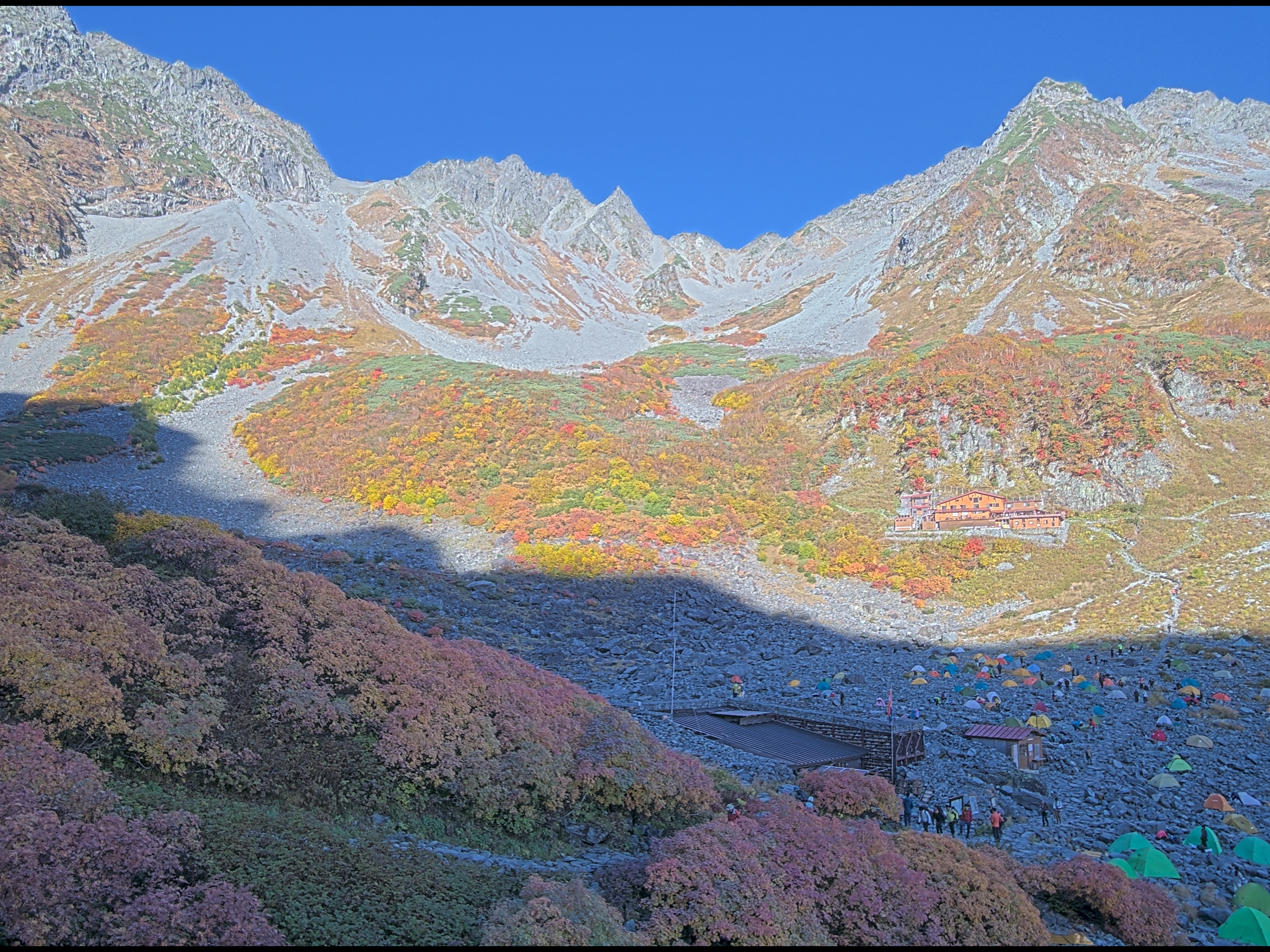 涸沢ヒュッテの北アルプスライブカメラ