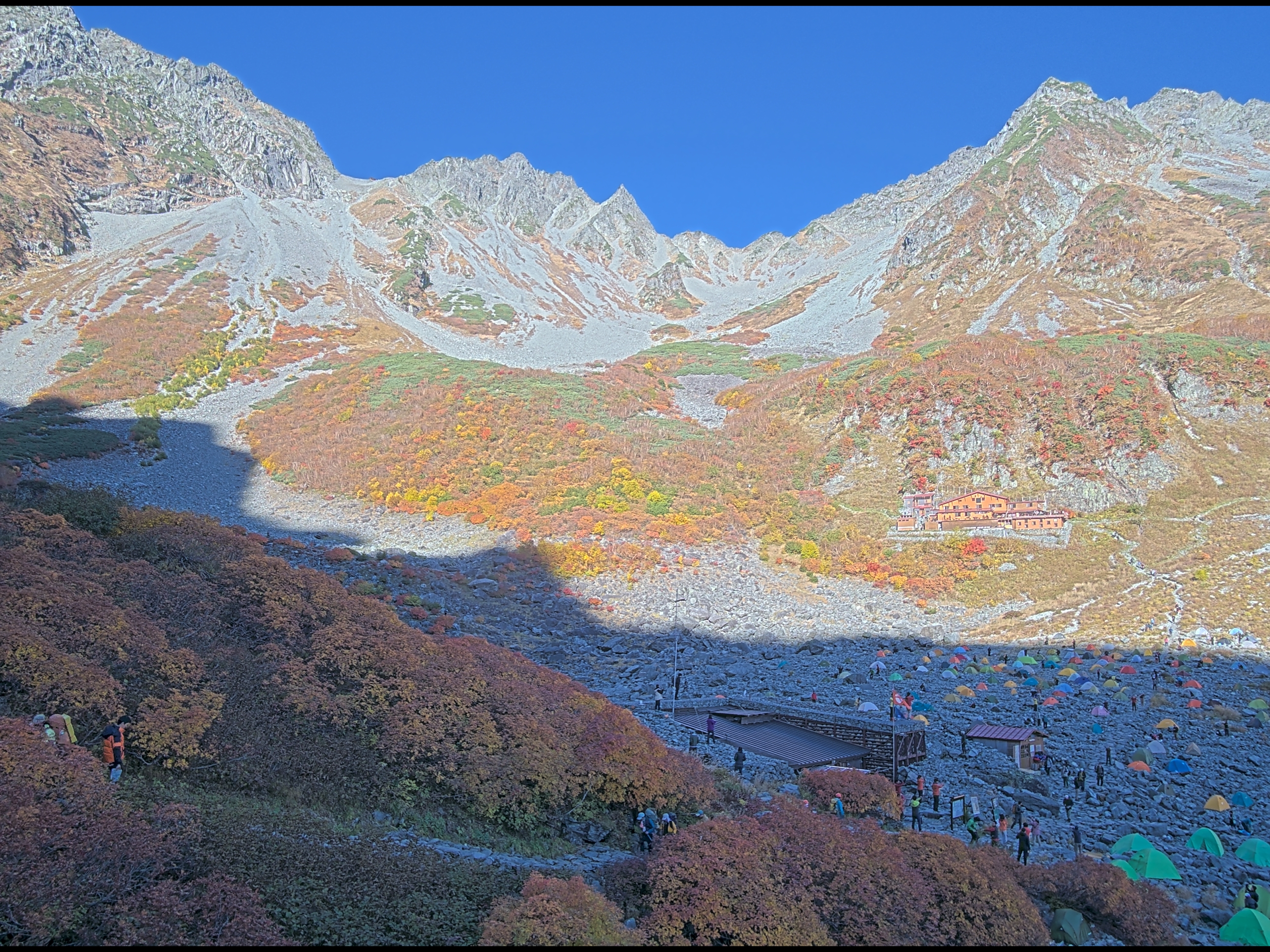 涸沢ヒュッテの北アルプスライブカメラ