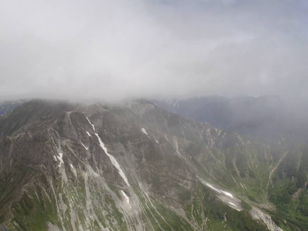 北穂高小屋ライブカメラ 2026-07-24 09:49時点の穂高連峰の天気・視界・積雪状況